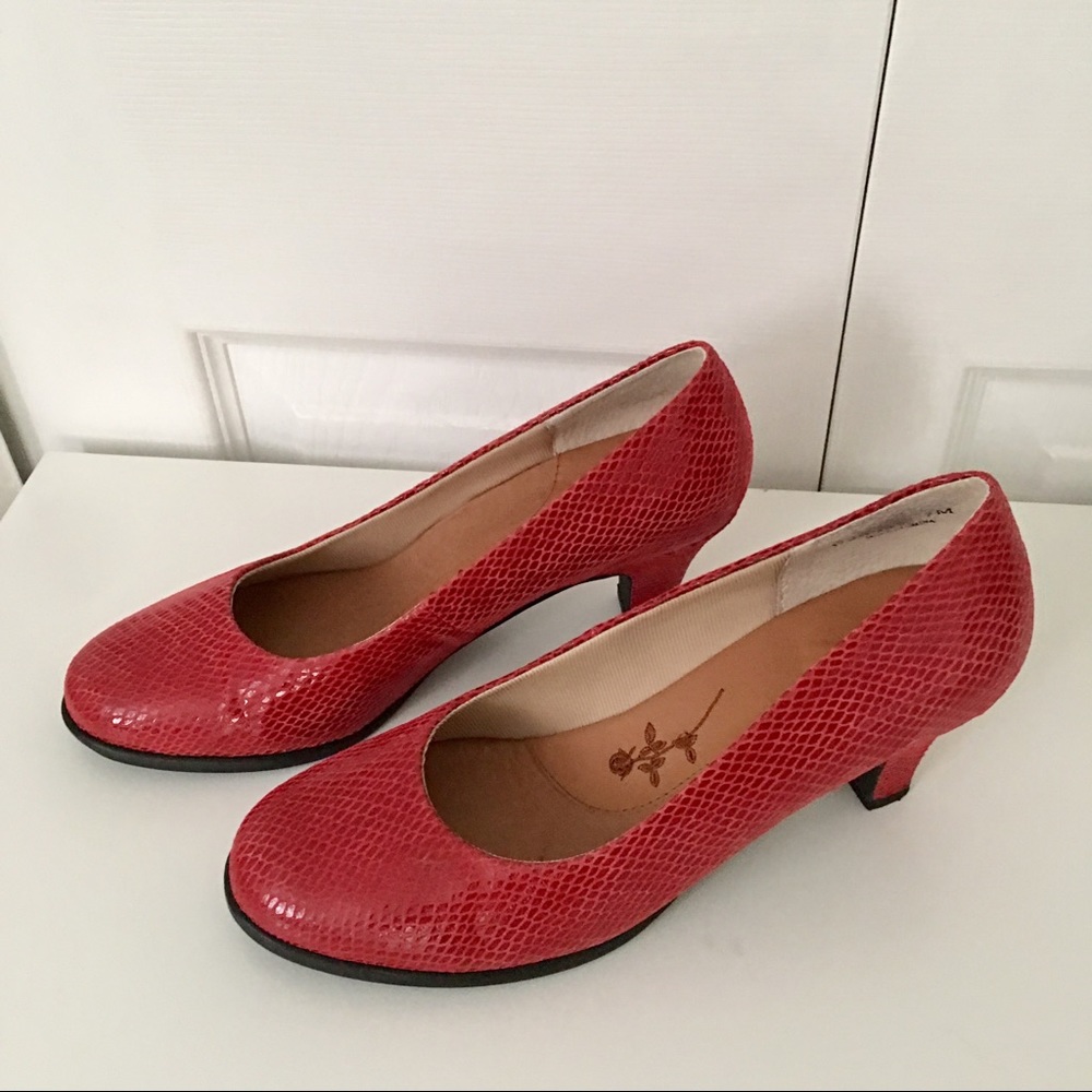 Snake Skin Pump